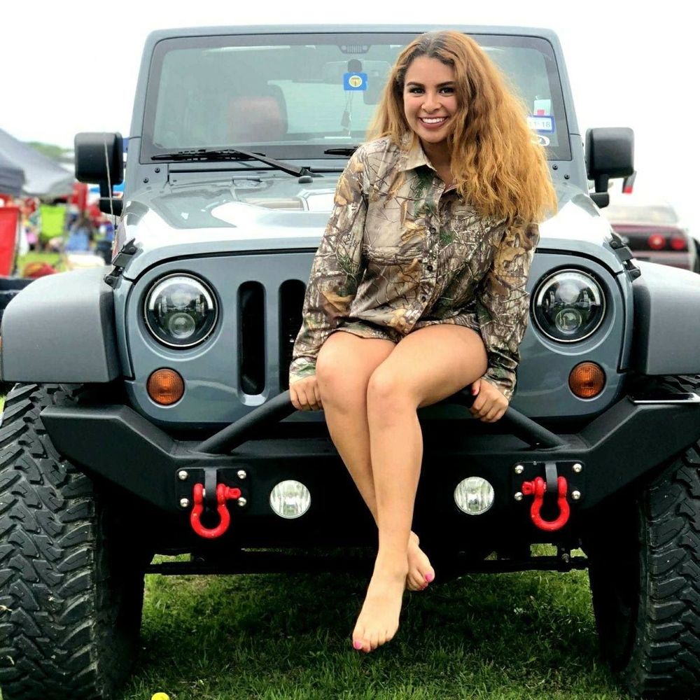 Meet your Posher, Yaxeni